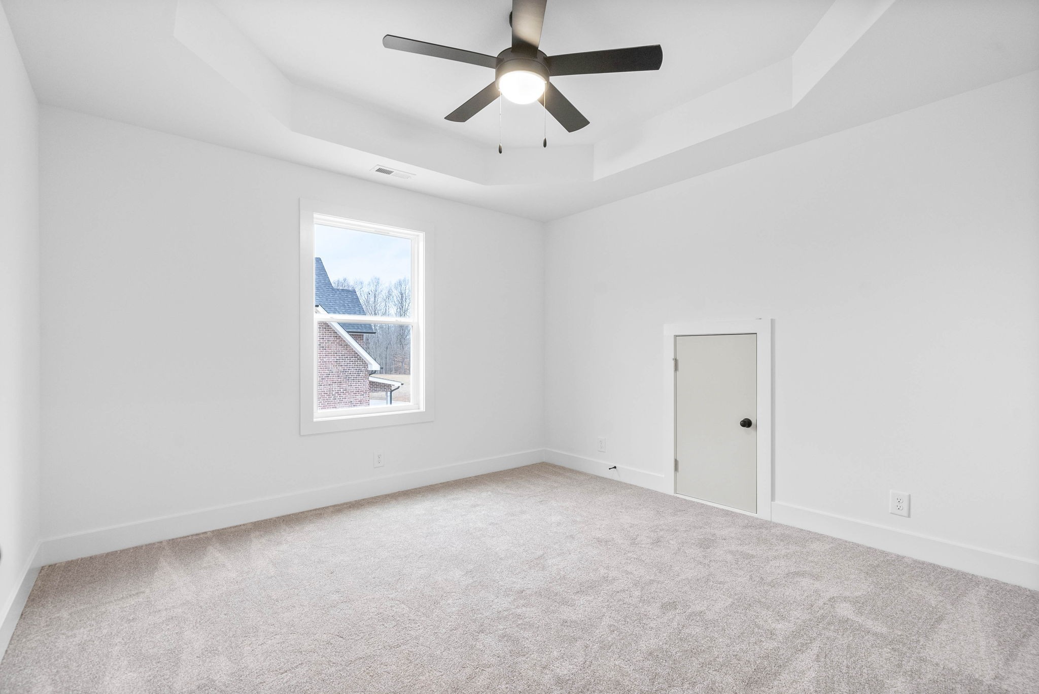 1360 Reda Drive Clarksville, TN 37042 - Photo 28 of 41 an empty room with a window and a fan