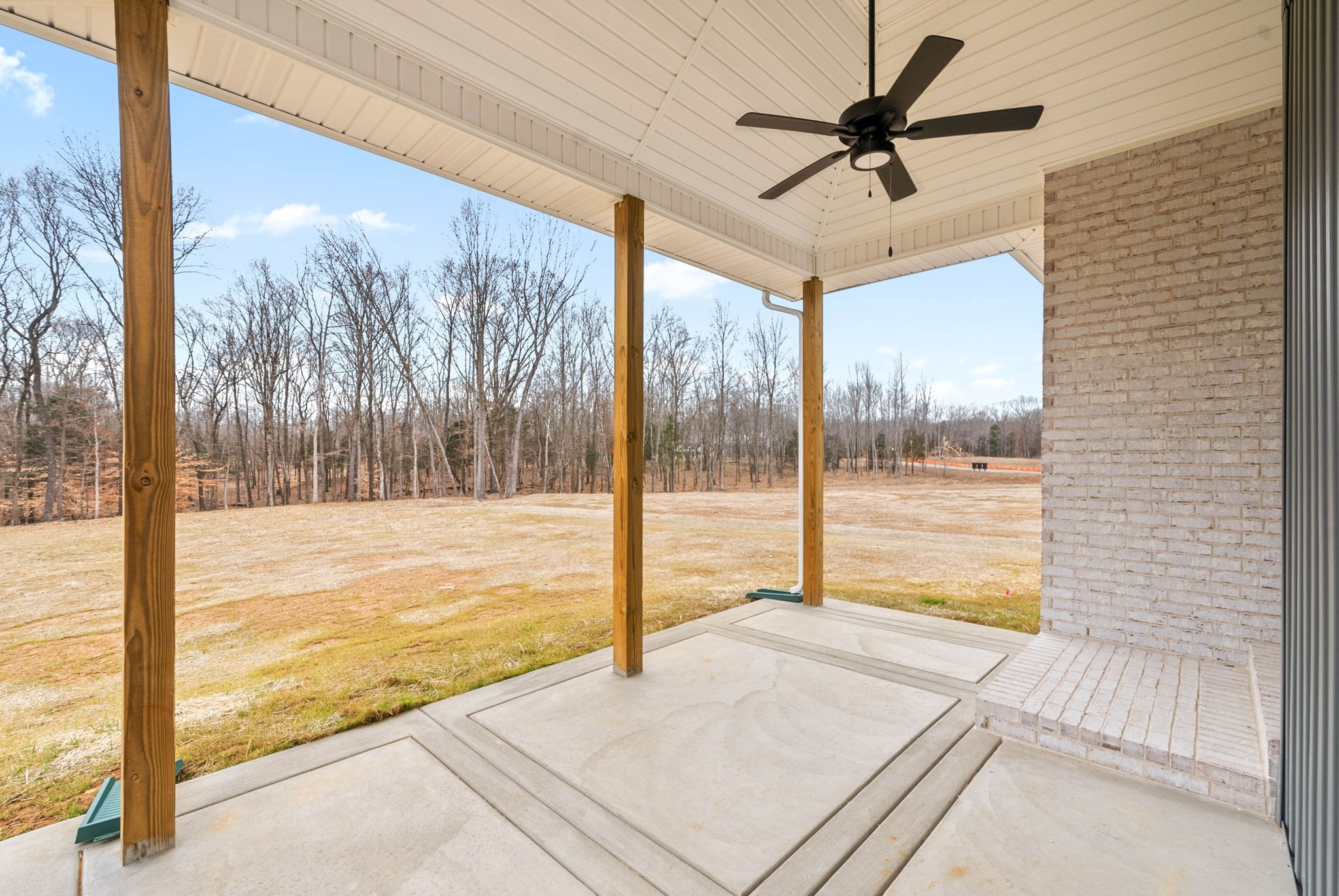 1360 Reda Drive Clarksville, TN 37042 - Photo 35 of 41 a view of an empty room and window