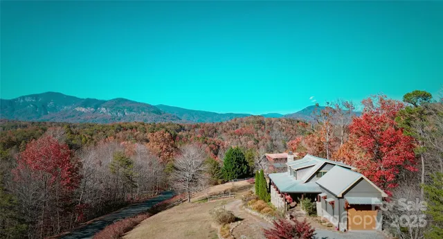 $839,000 | 301 Peaks Drive, Lake Lure, NC 28746