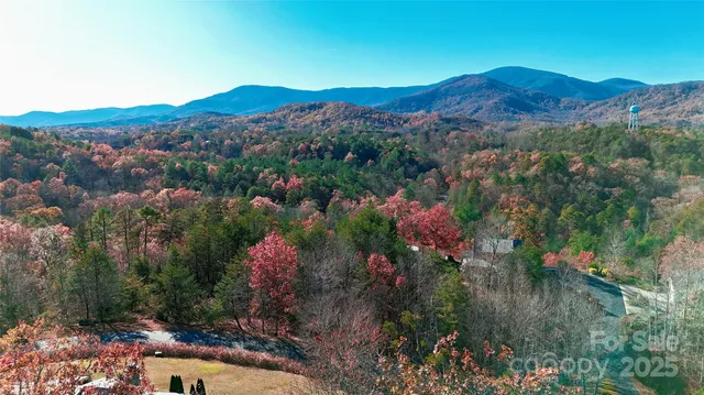 $839,000 | 301 Peaks Drive, Lake Lure, NC 28746