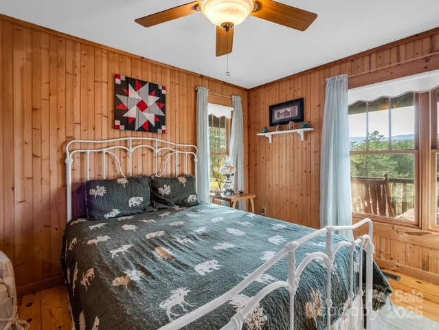 $834,000 | 301 Peaks Drive, Lake Lure, NC 28746