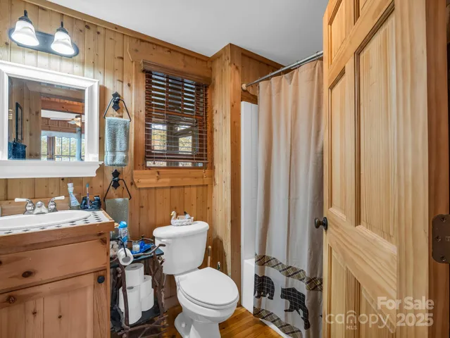 $834,000 | 301 Peaks Drive, Lake Lure, NC 28746