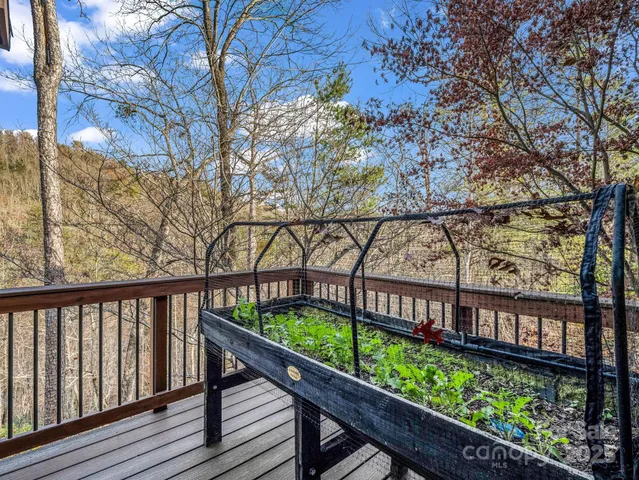 $834,000 | 301 Peaks Drive, Lake Lure, NC 28746