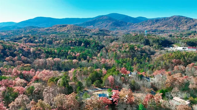 $839,000 | 301 Peaks Drive, Lake Lure, NC 28746