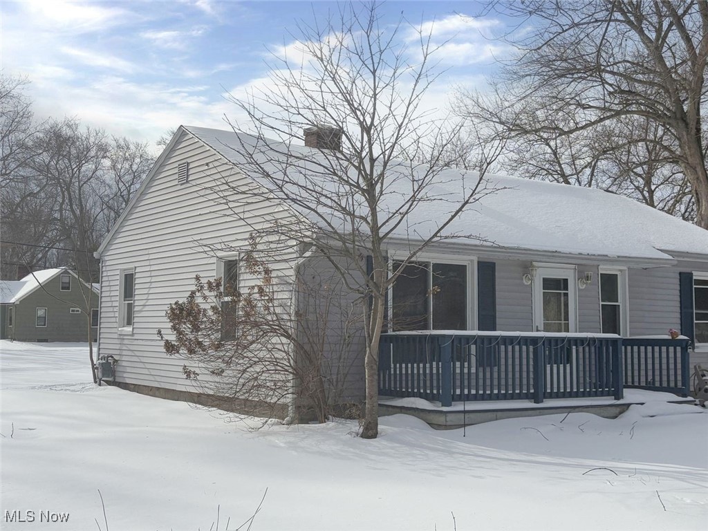 7094 Lake Road Madison, OH 44057 - Photo 3 of 20 View of front of house