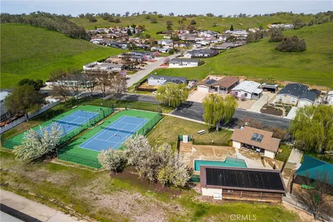 $569,000 | 1948 Willowbrook Lane, Paso Robles, CA 93446