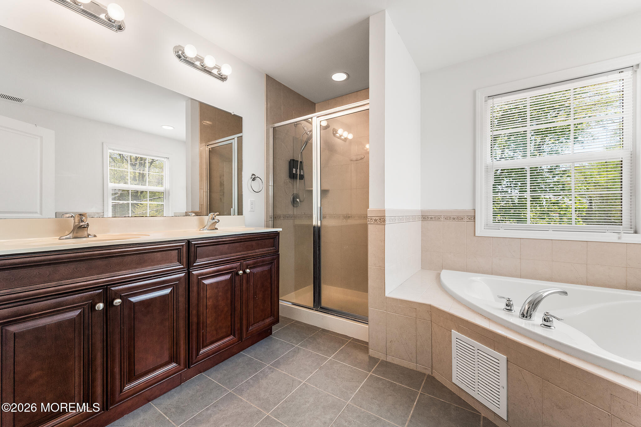 116 Robin Road Neptune Township, NJ 07753 - Photo 29 of 55 116 Robin Rd Neptune, NJ-42