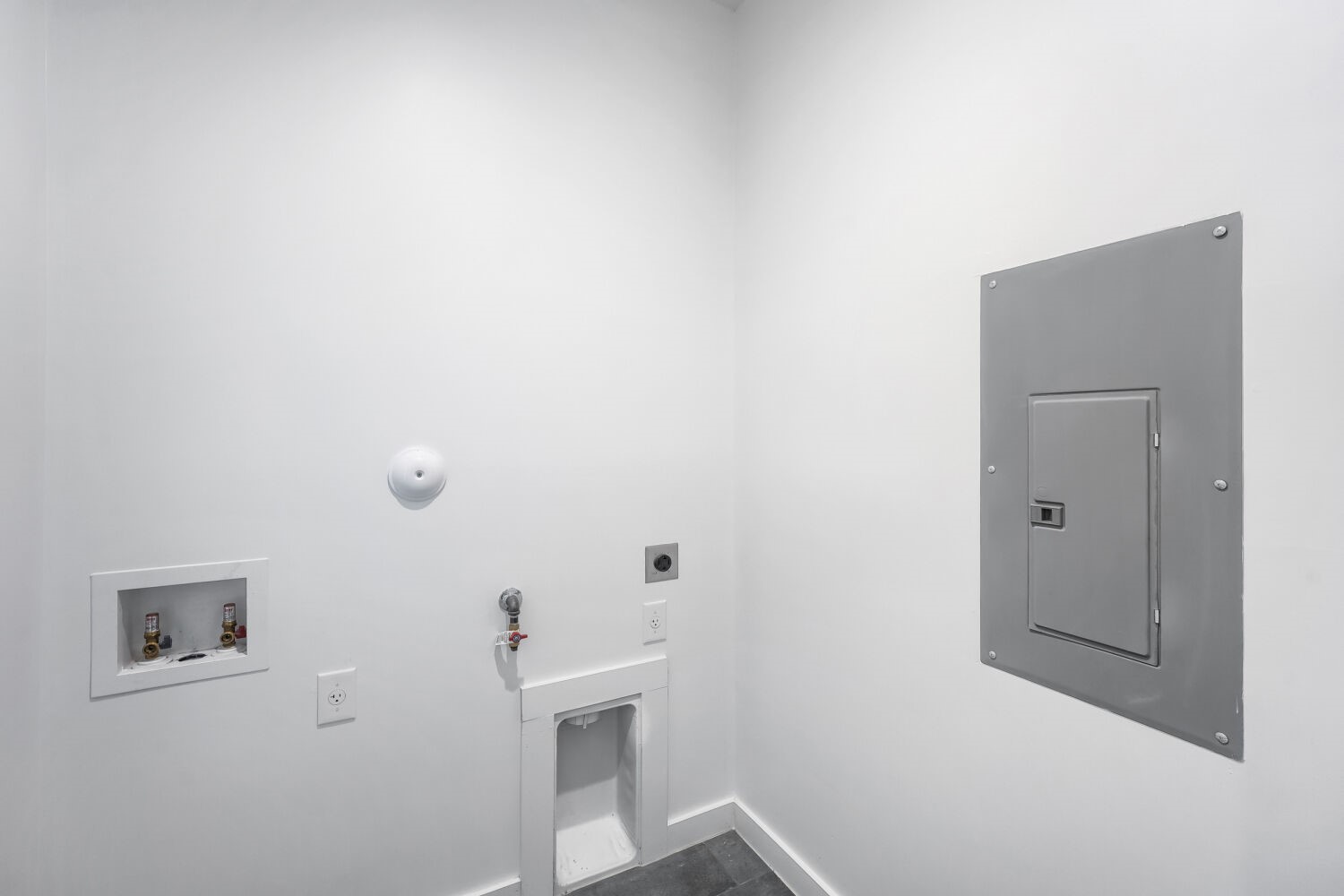 4805 Sara Drive Austin, TX 78721 - Photo 15 of 28 a bathroom with a sink and a mirror