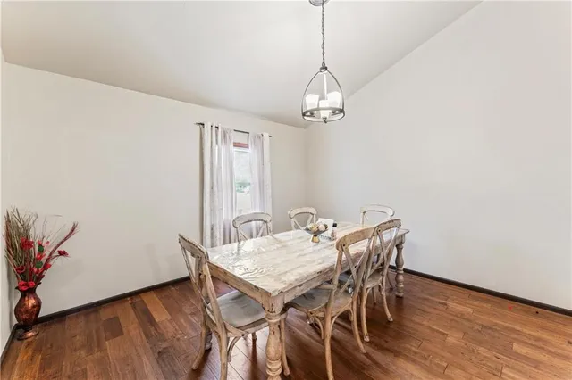 $325,000 | 129 Northwest 251 Road, Clinton, MO 64735