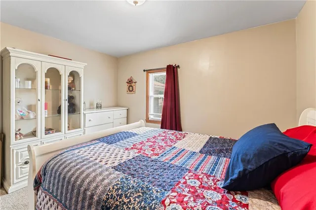 $325,000 | 129 Northwest 251 Road, Clinton, MO 64735