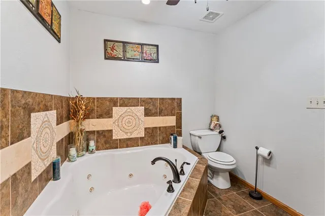 $325,000 | 129 Northwest 251 Road, Clinton, MO 64735