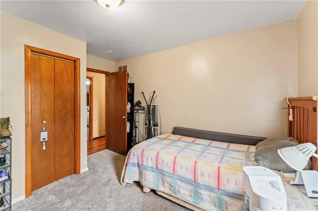 $325,000 | 129 Northwest 251 Road, Clinton, MO 64735