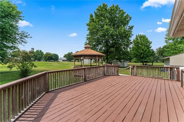 $325,000 | 129 Northwest 251 Road, Clinton, MO 64735