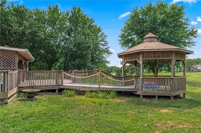 $325,000 | 129 Northwest 251 Road, Clinton, MO 64735