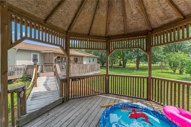 $325,000 | 129 Northwest 251 Road, Clinton, MO 64735