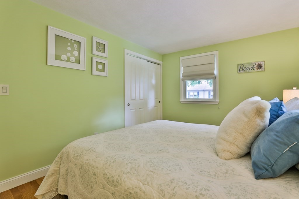 30 Cedarway Stoneham, MA 02180 - Photo 19 of 38