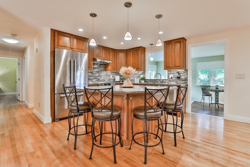 30 Cedarway Stoneham, MA 02180 - Photo 8 of 38