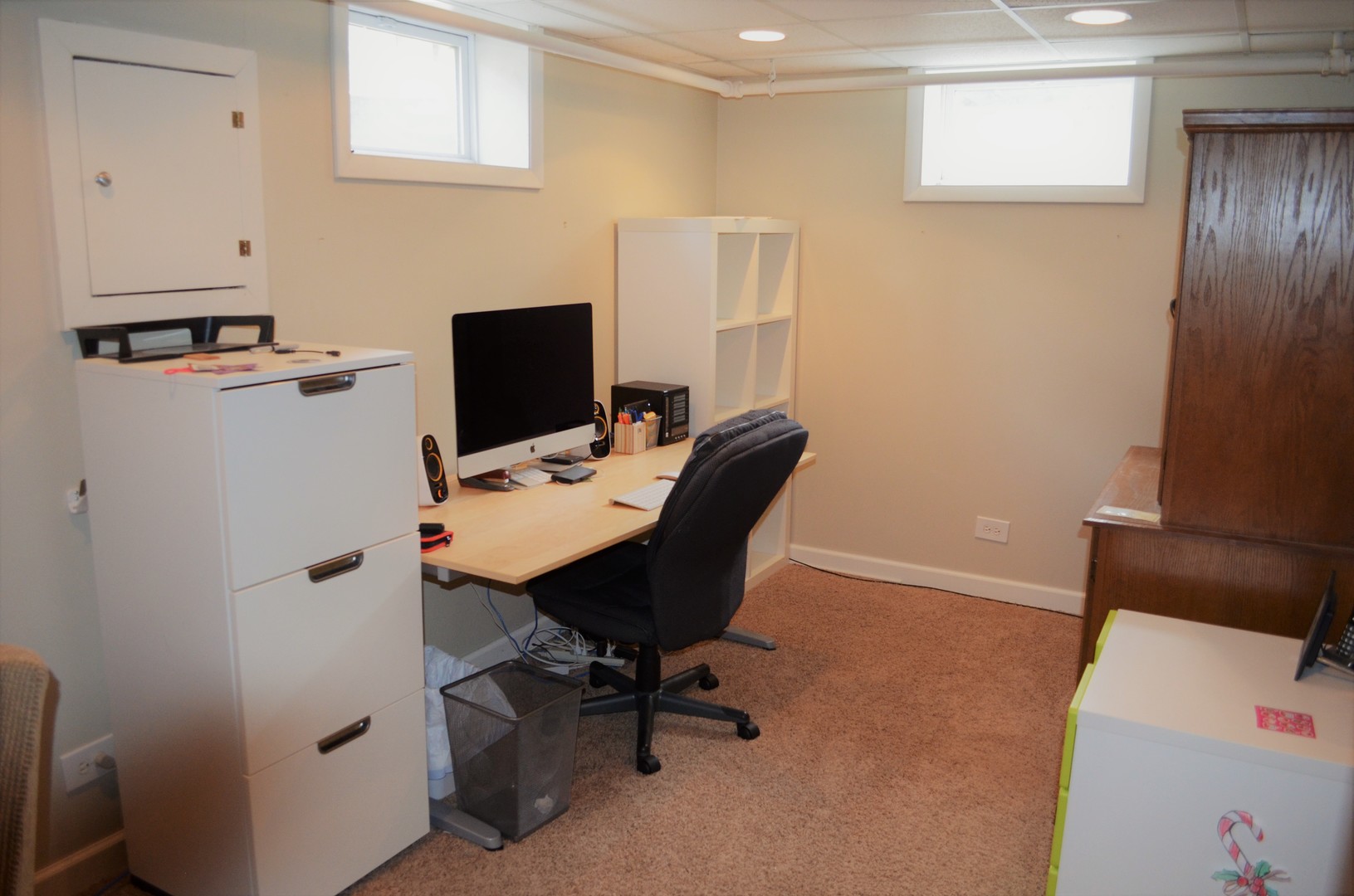 825 Oak Street Elgin, IL 60123 - Photo 12 of 17 a view of a workspace with furniture