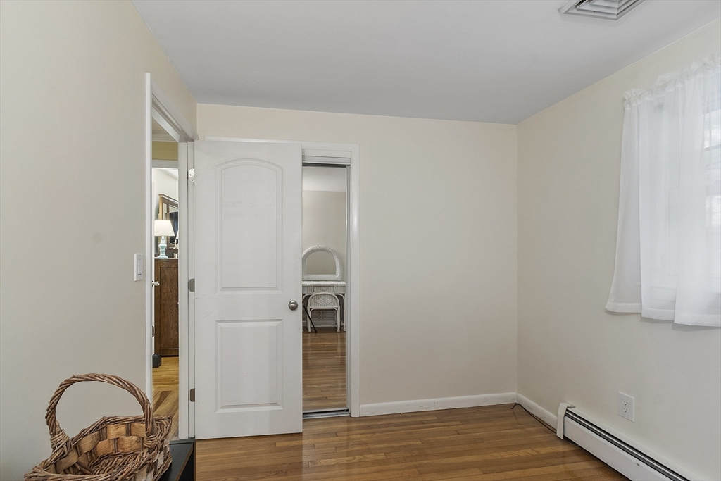 93 Fowler Road Lowell, MA 01854 - Photo 19 of 42