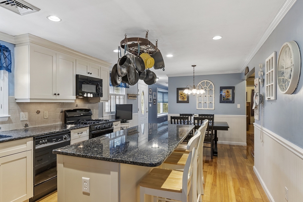 93 Fowler Road Lowell, MA 01854 - Photo 9 of 42