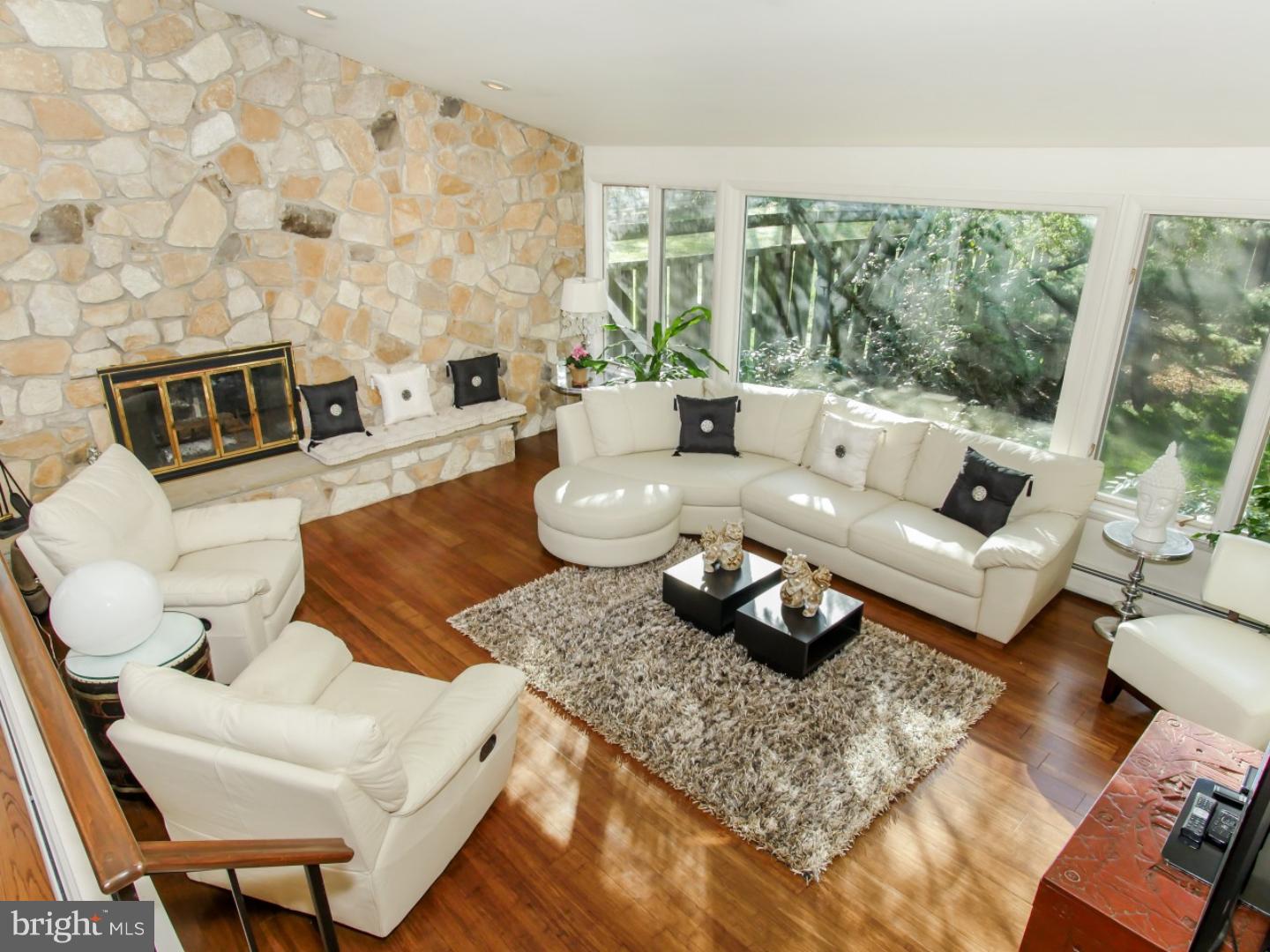 305 Michael Road Yardley, PA 19067 - Photo 3 of 25 Gallery Image 3