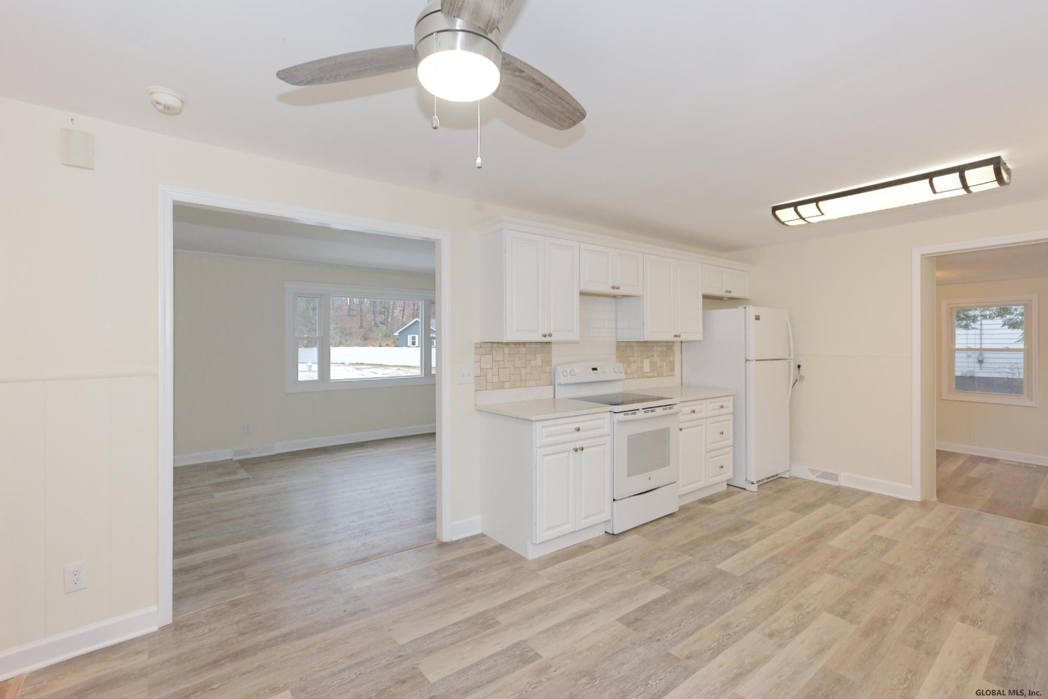 23 New Castle Road Halfmoon, NY 12065 - Photo 13 of 38 Photo 13