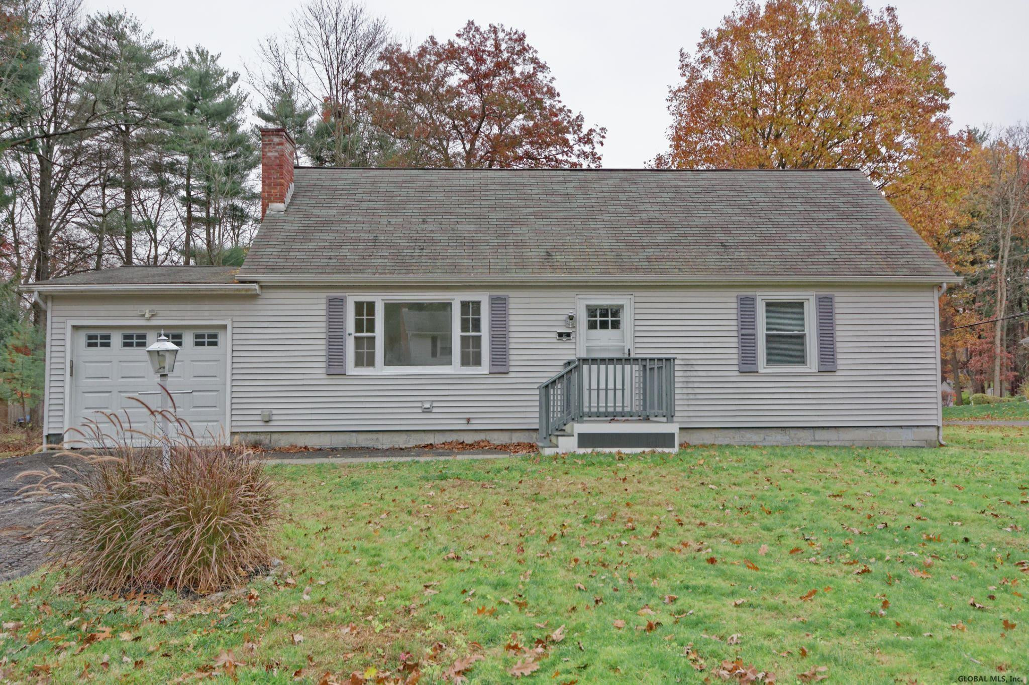 23 New Castle Road Halfmoon, NY 12065 - Photo 2 of 38 Photo 2