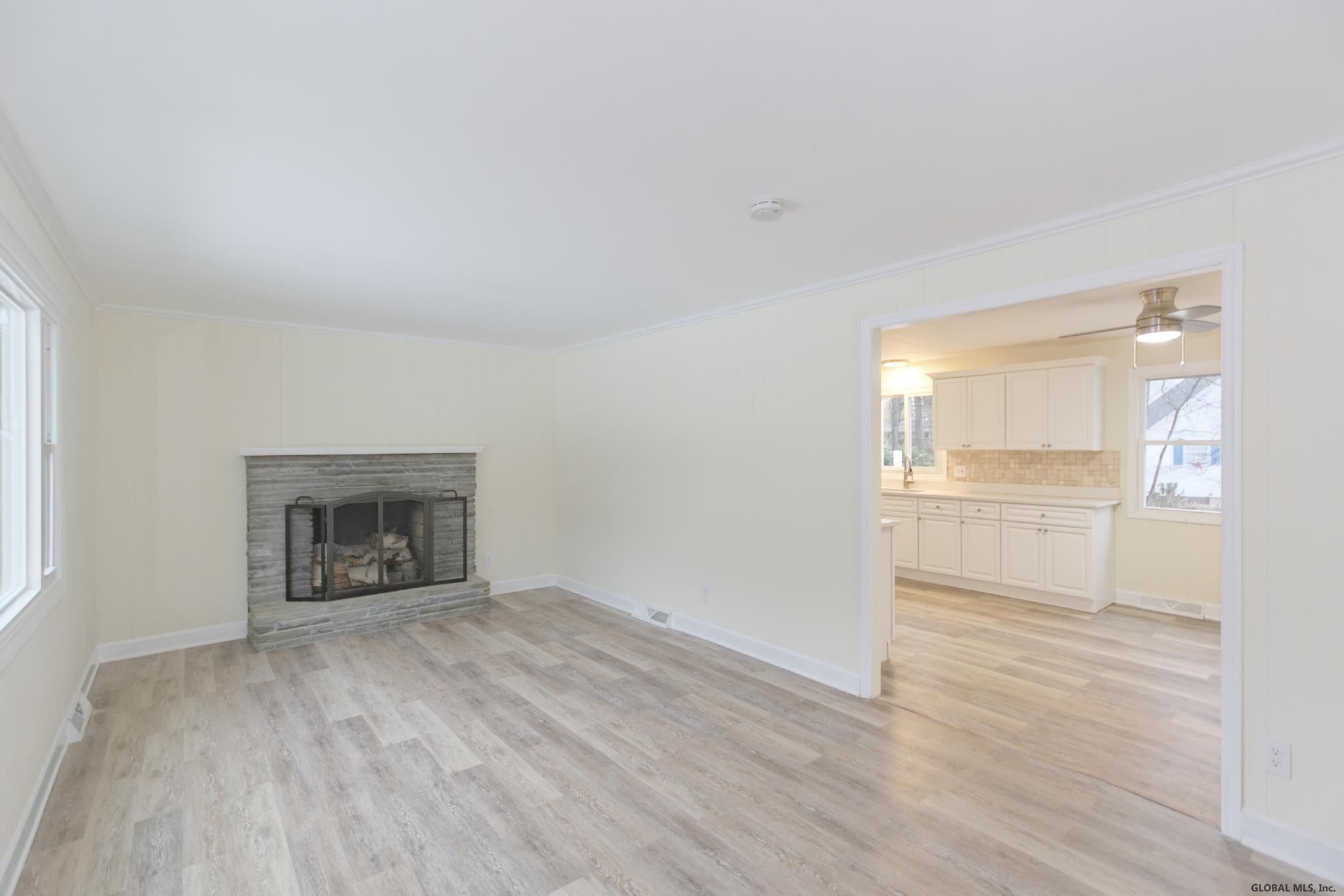 23 New Castle Road Halfmoon, NY 12065 - Photo 8 of 38 Photo 8