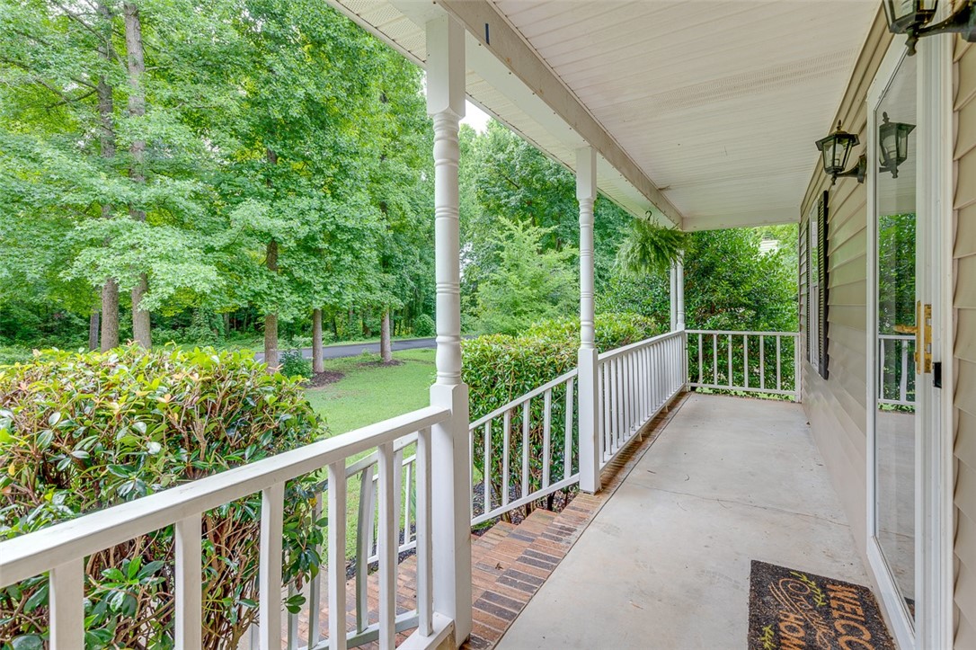 2813 Ranchwood Drive Anderson, SC 29621 - Photo 2 of 34