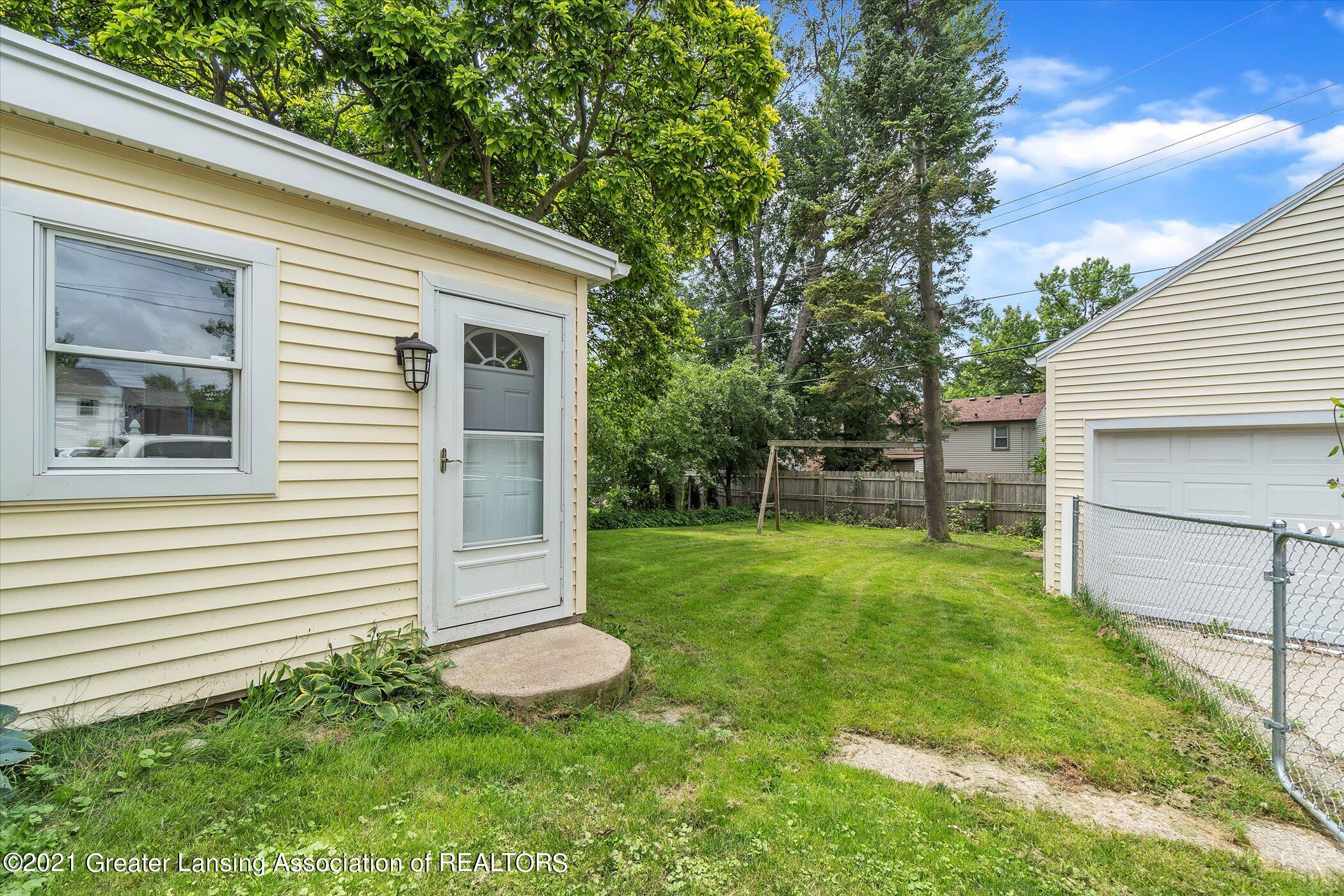 2616 Chatham Road Lansing, MI 48910 - Photo 41 of 51 41-2616 Chatham Rd-WindowStill-Real-Esta