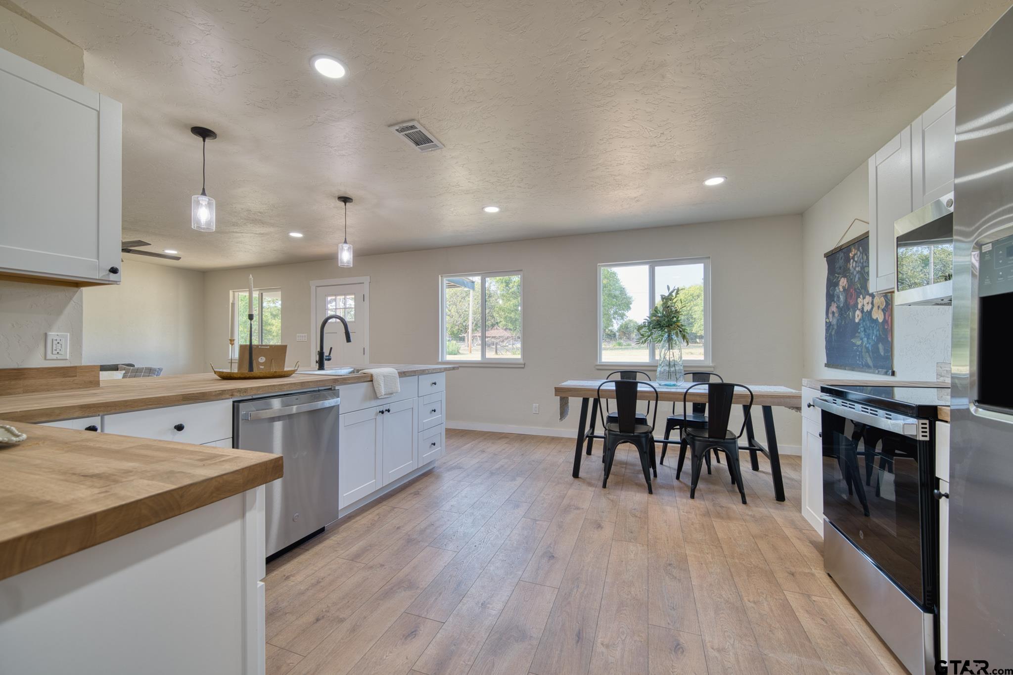 104 Private Road New Boston, TX 75570 - Photo 9 of 37 Gallery Image 9
