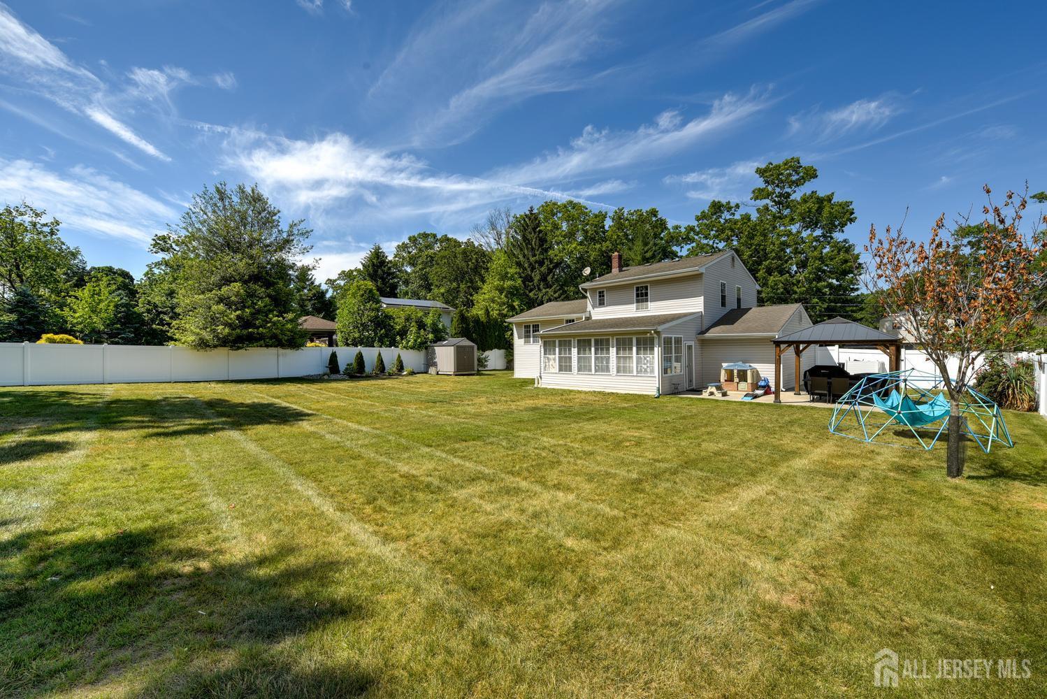 17 Sand Road Milltown, NJ 08850 - Photo 34 of 36