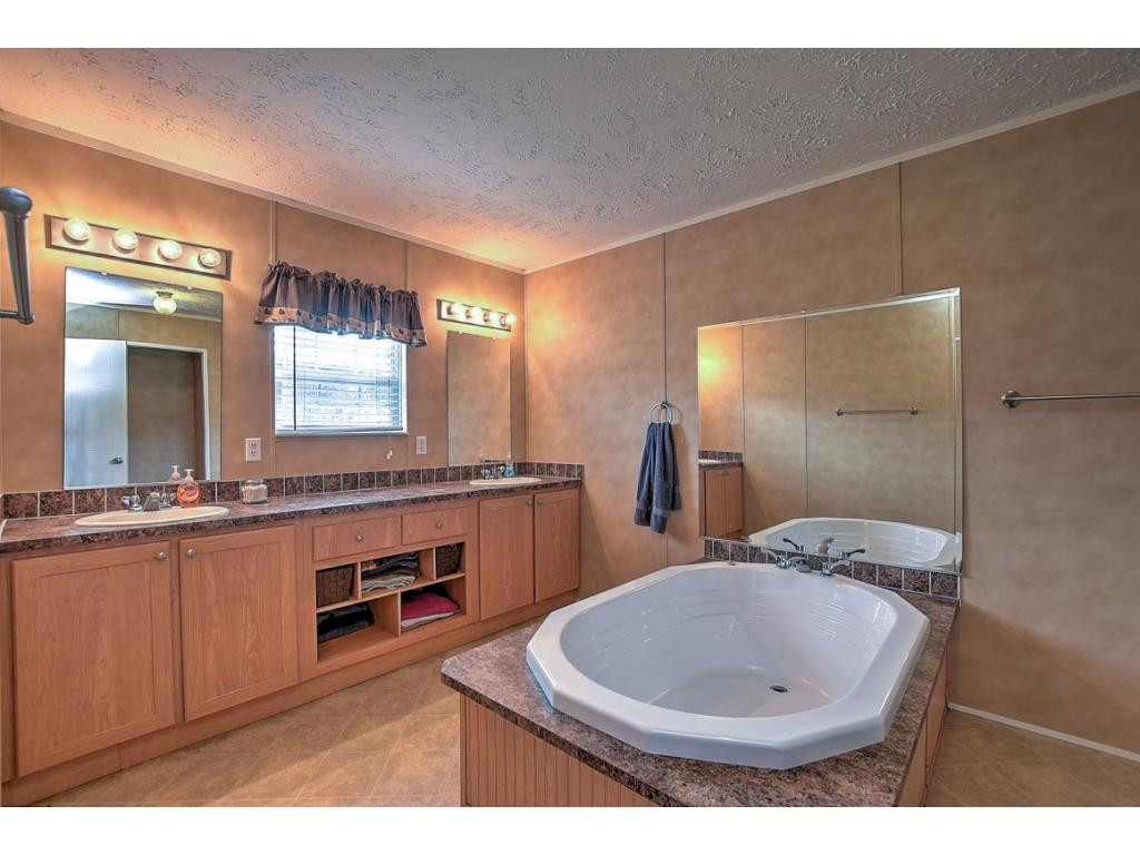 1346 East Stage Coach Road Greeneville, TN 37743 - Photo 14 of 25 Photo 14