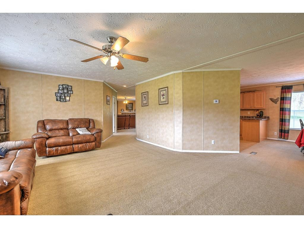 1346 East Stage Coach Road Greeneville, TN 37743 - Photo 3 of 25 Photo 3