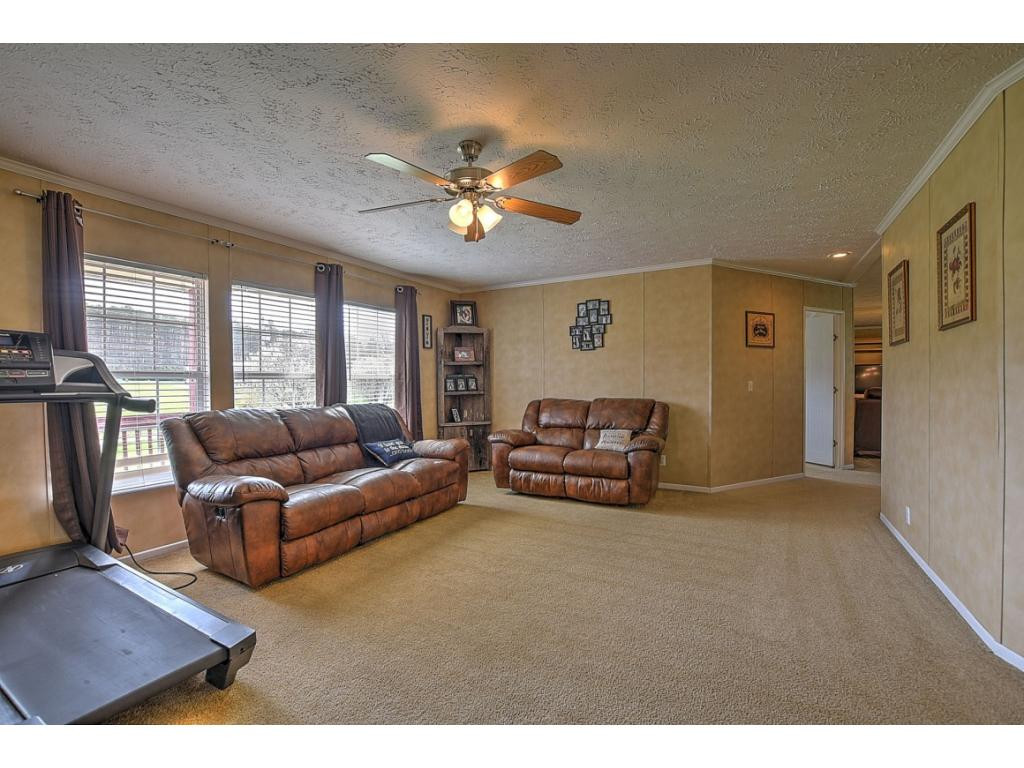 1346 East Stage Coach Road Greeneville, TN 37743 - Photo 4 of 25 Photo 4