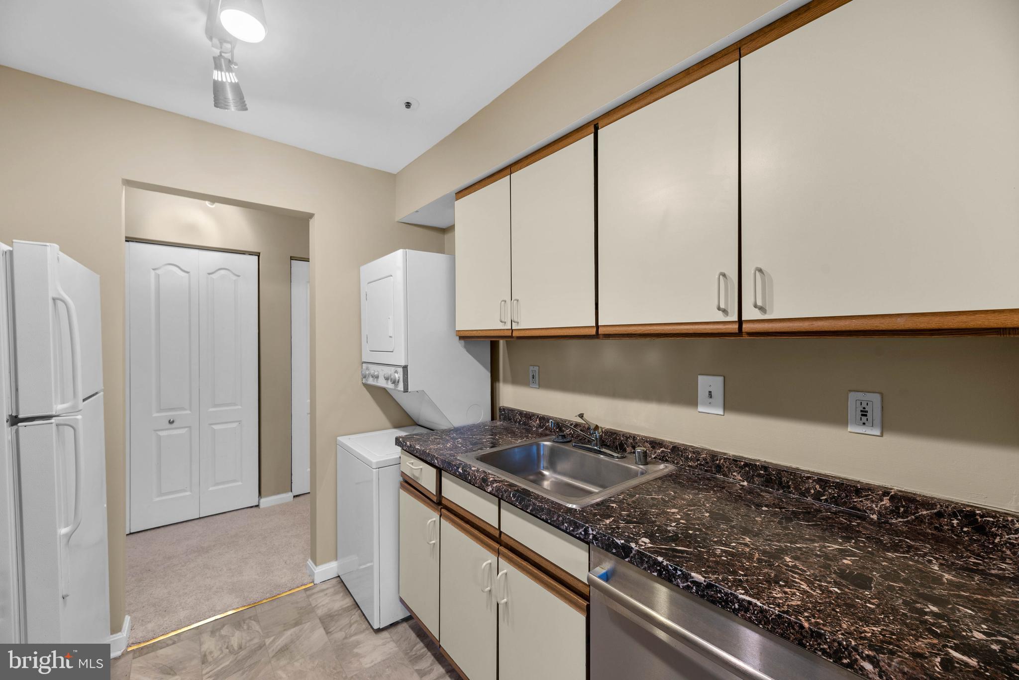 8613 Falls Run Road, Unit C Ellicott City, MD 21043 - Photo 11 of 31 Kitchen