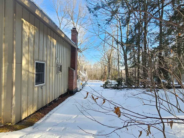 $299,000 | 52 N Road, Wilmington, VT 05363