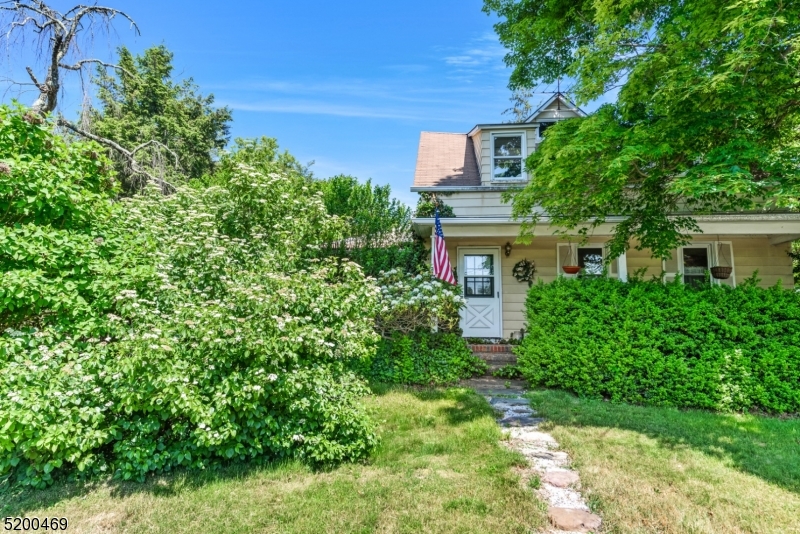 22 Main Street, Flanders, NJ 07836 Compass