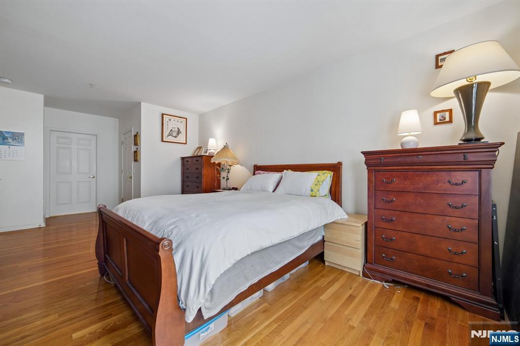 249 The Promenade Edgewater, NJ 07020 - Photo 9 of 29