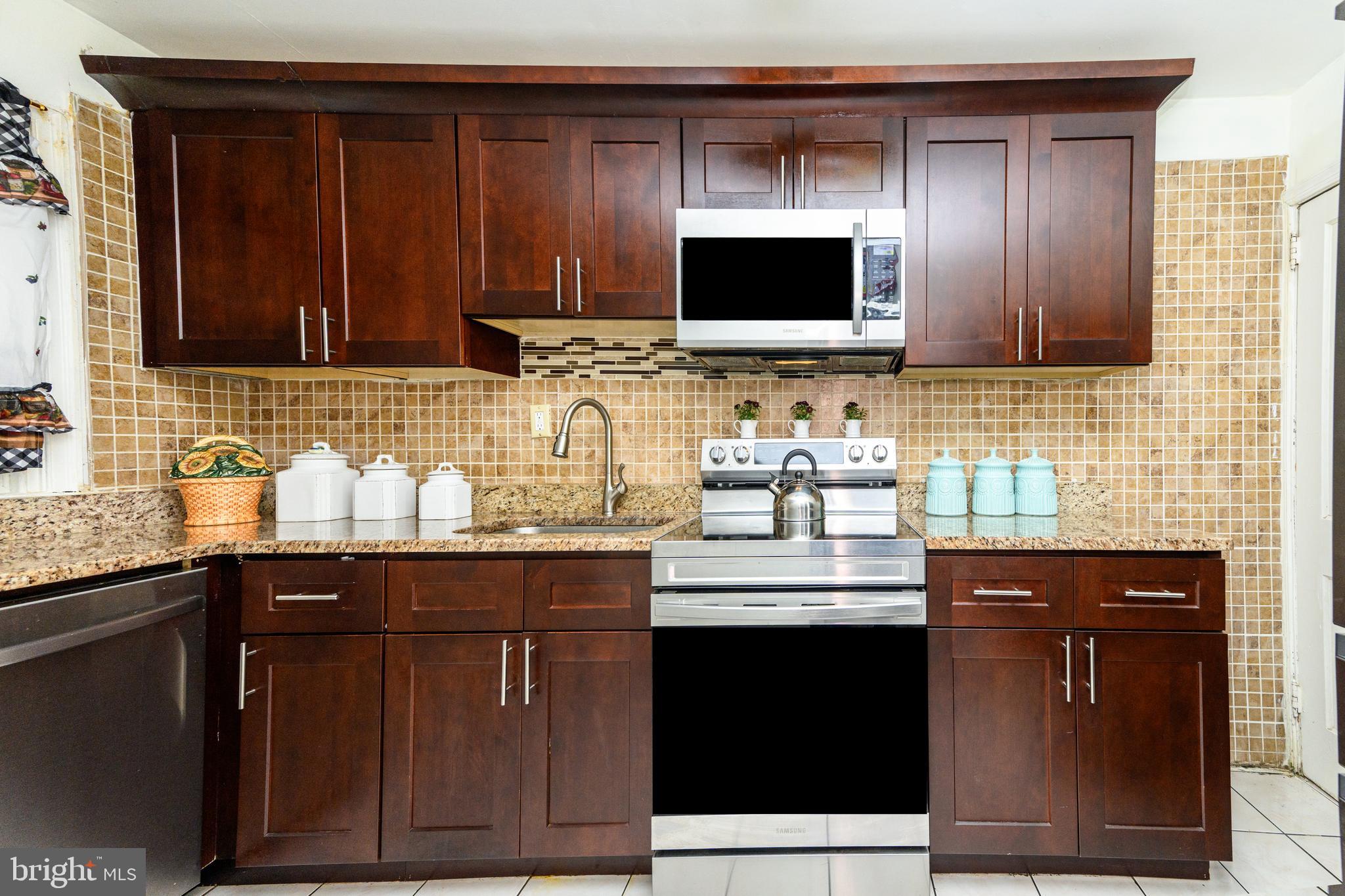 268 Hampden Road Upper Darby, PA 19082 - Photo 11 of 30 Updated Cabinets!