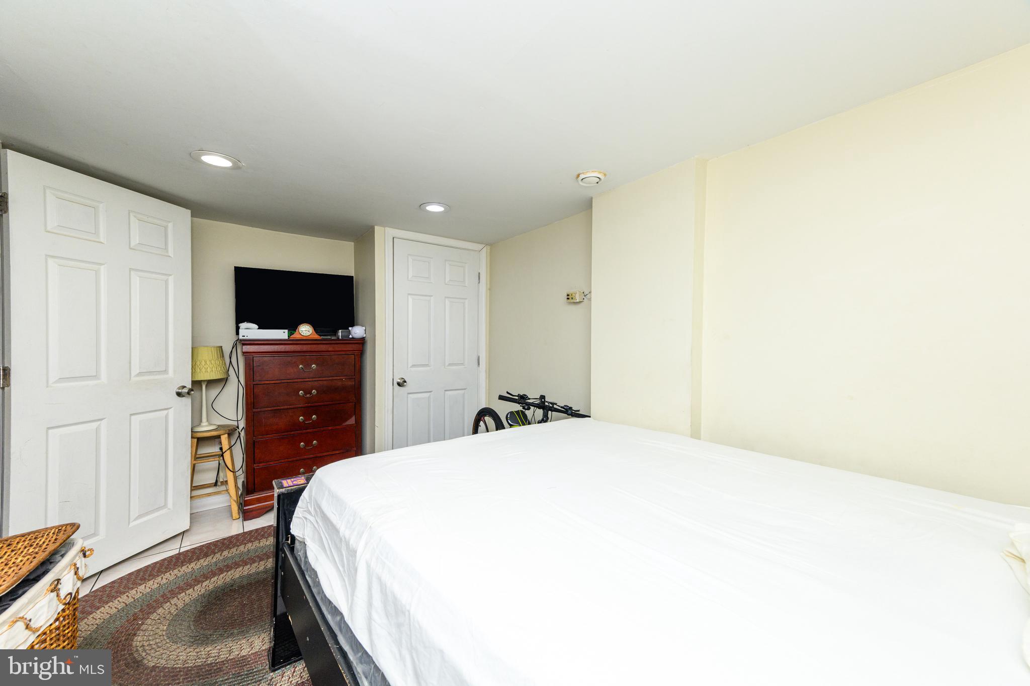 268 Hampden Road Upper Darby, PA 19082 - Photo 18 of 30