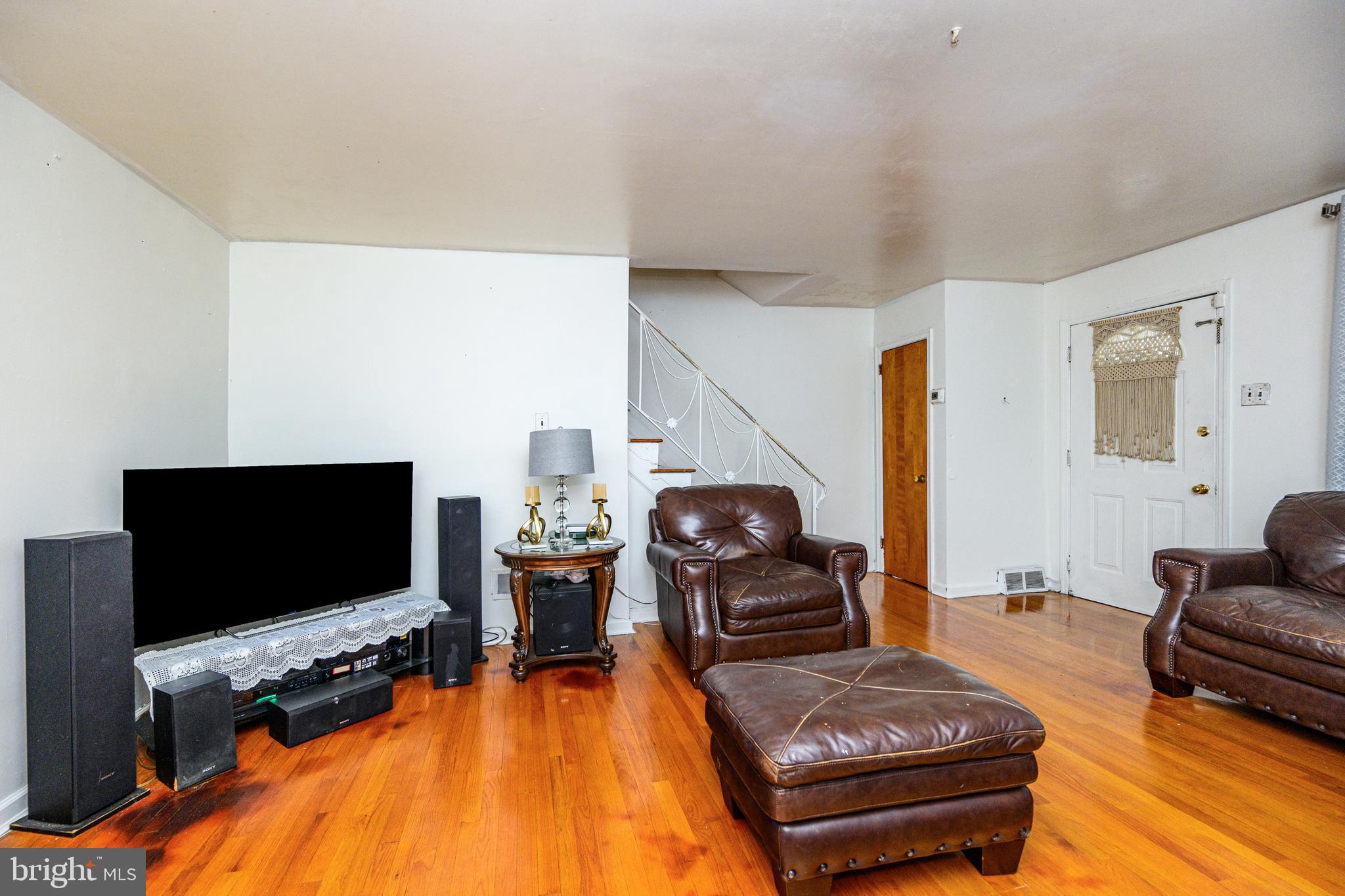 268 Hampden Road Upper Darby, PA 19082 - Photo 5 of 30