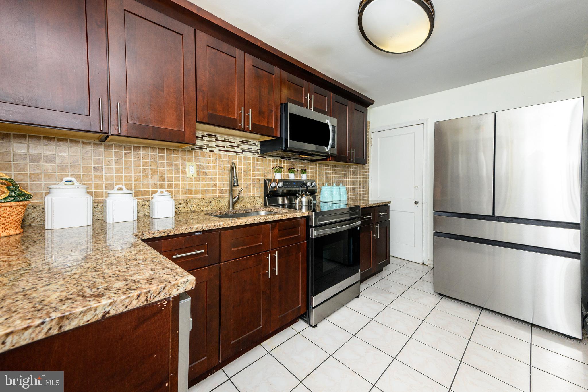 268 Hampden Road Upper Darby, PA 19082 - Photo 9 of 30 Kitchen