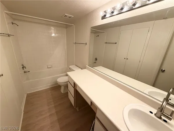 $1,140 | 2300 East Silverado Ranch Boulevard, Unit 2120, Las Vegas, NV 89123