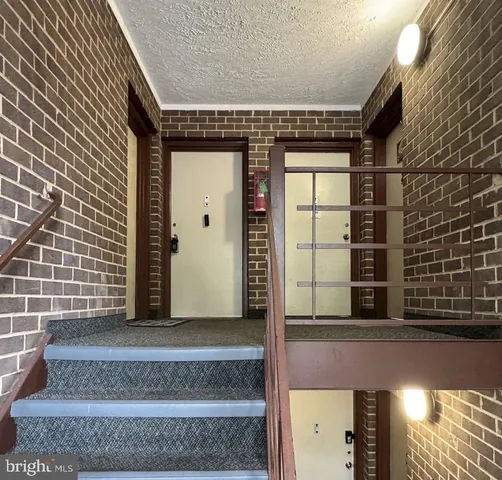 $2,200 | 1600 Renate Drive, Unit 302, Woodbridge, VA 22192