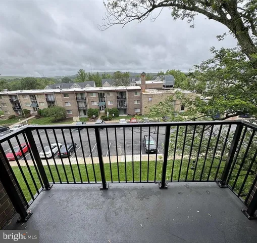 $2,200 | 1600 Renate Drive, Unit 302, Woodbridge, VA 22192