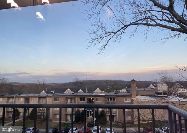 $2,200 | 1600 Renate Drive, Unit 302, Woodbridge, VA 22192