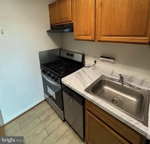 $2,200 | 1600 Renate Drive, Unit 302, Woodbridge, VA 22192