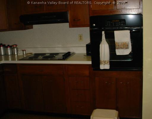804 Echo Road South Charleston, WV 25303 - Photo 5 of 13 Kitchen.