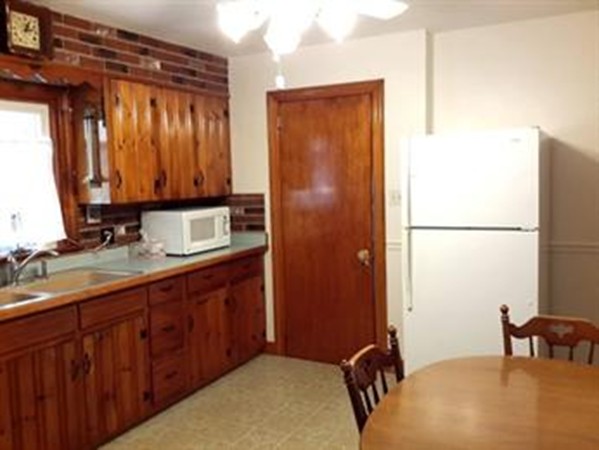 91 Davis Road Westport, MA 02790 - Photo 6 of 16 Gallery Image 6